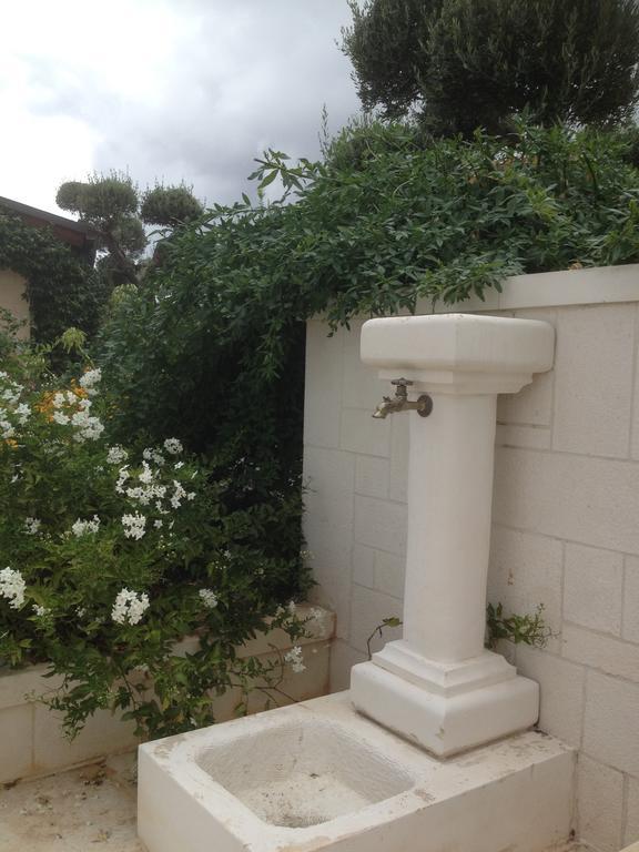 アルベロベッロ Casa Delle Rondini Bed & Breakfast エクステリア 写真