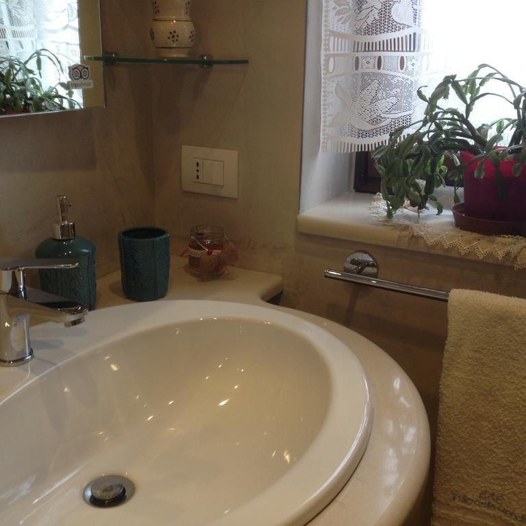 アルベロベッロ Casa Delle Rondini Bed & Breakfast エクステリア 写真